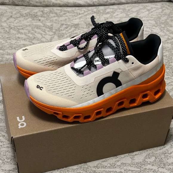 On cloud - cloudmonster - Picture 10 of 10